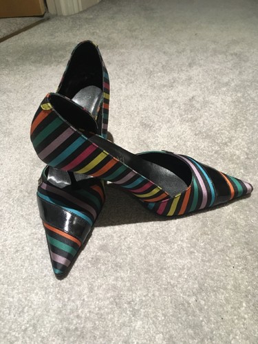 Red dead court shoes - or,