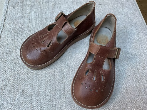 Red dead jade tan - red,