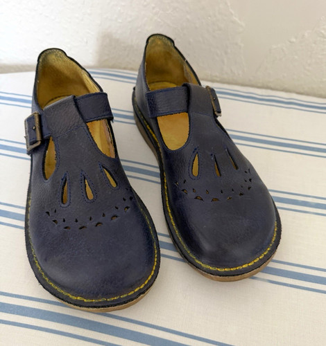 Red dead women blue - red,