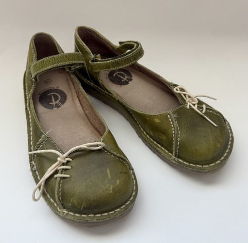 Red dead size - uk, green